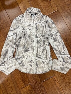 PLAYBOY Women's White & Gray Camo Zip Jacket